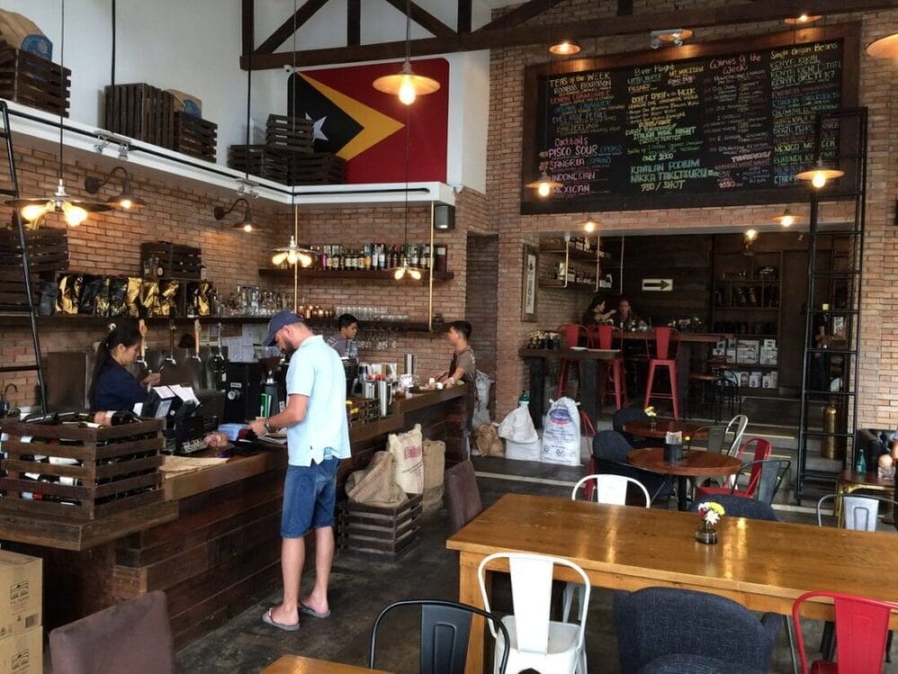 TOP 10 dań na Filipinach, których warto spróbować 32 restauracja w manili