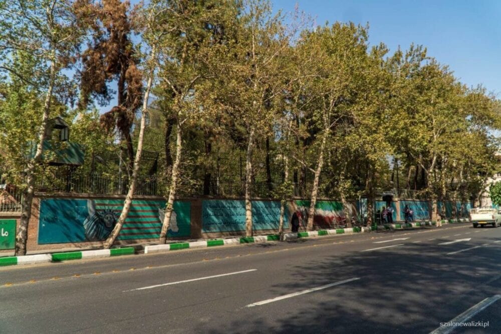 Iran - dawna ambasada USA w Teheranie - wspomnienie trudnej miłości 6 dawna ambasada usa w teheranie