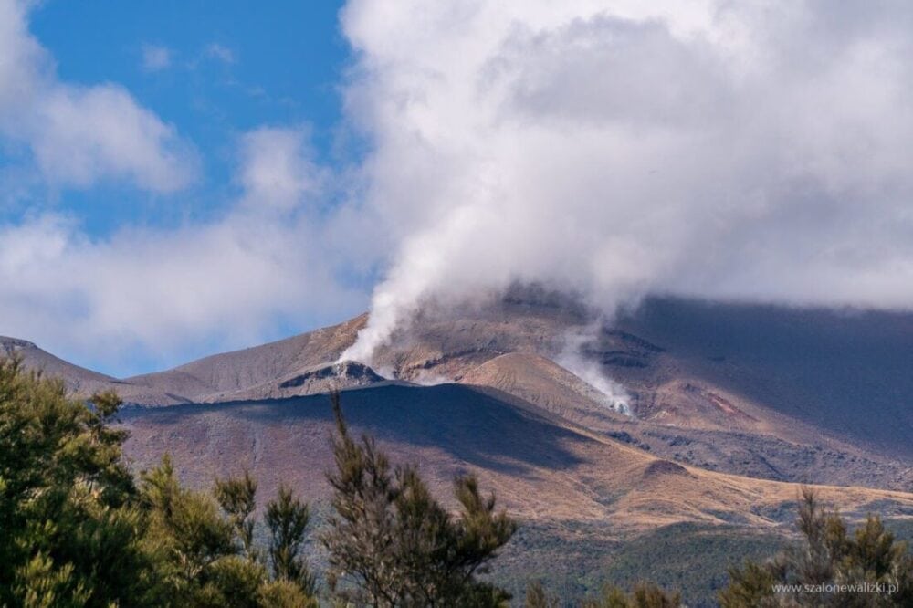 Tongariro Alpine Crossing - trekking czyli Nowa Zelandia w pigułce 6 Tongariro Alpine Crossing