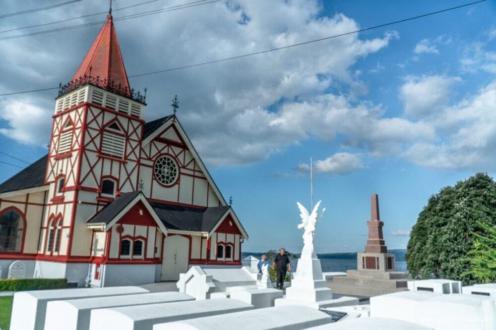 Prawdziwa maoryska wioska Ohinemutu i cmentarz koło Rotorua w Nowej Zelandii 20 Prawdziwa maoryska wioska Ohinemutu