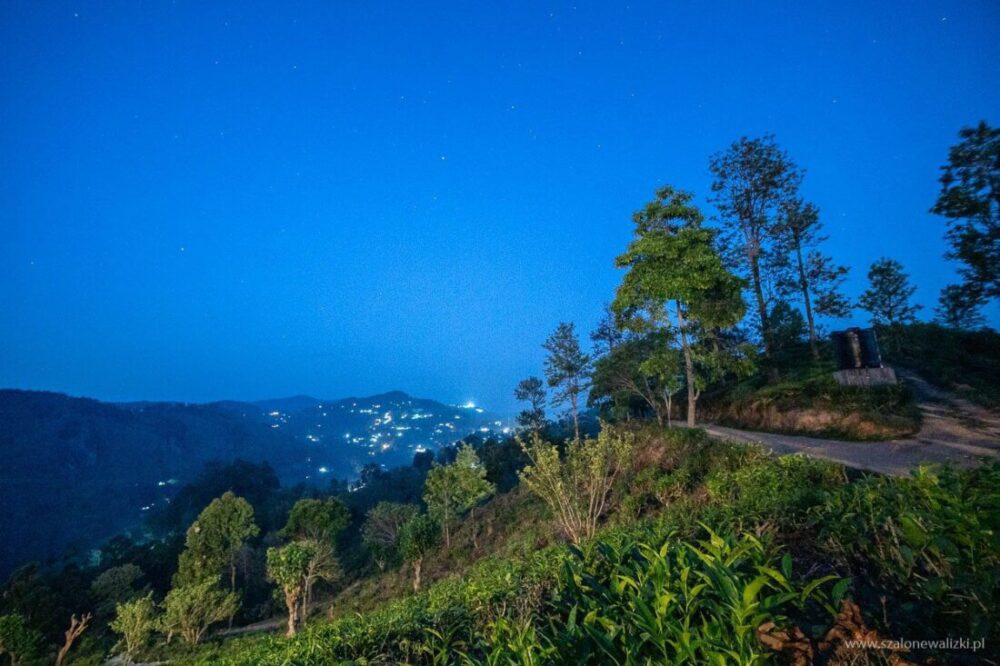 little adams peak - widok z góry na miasto Ella