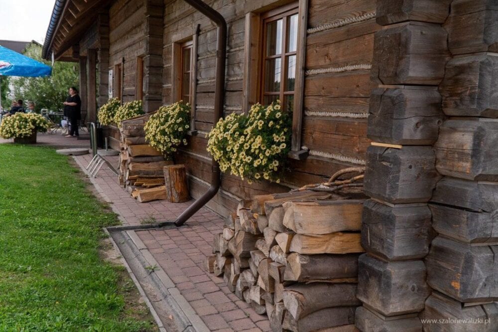 Osada Średniowieczna w Hucie Szklanej czyli co zobaczyć w okolicach Świętego Krzyża 62 karczma w osadzie