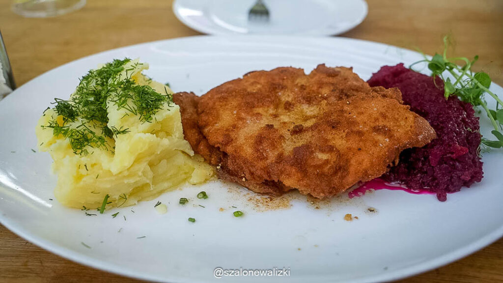 Marina Sasino - nasz komfortowy nocleg nad morzem 41 restauracja Ewa Zaprasza w Sasinie